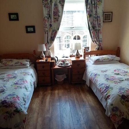 The Guest House Abergavenny Exterior photo